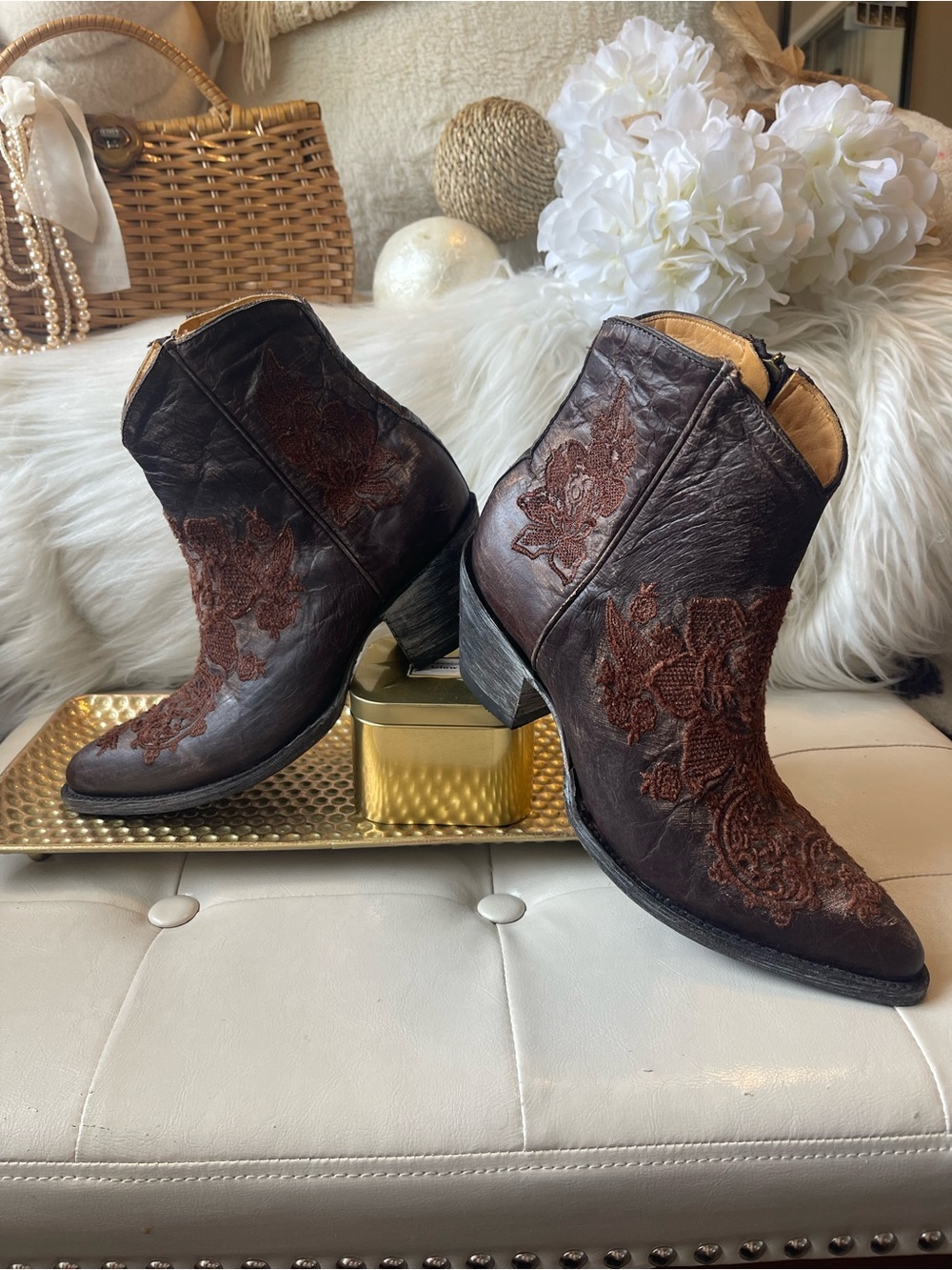 Old Gringo LIKE NEW “Nicolette” Leather Ankle Boots in Chocolate Rust MSRP $550